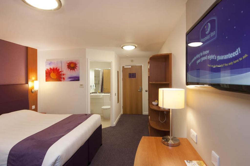 Premier Inn Glasgow City Centre South Exterior photo